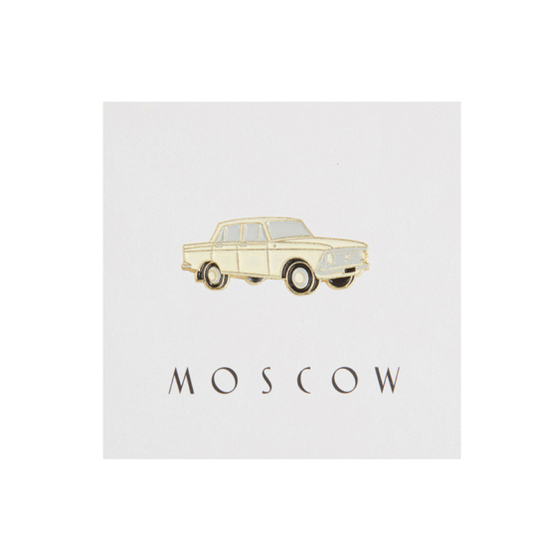 Значок металлический "Москвич" белый 606x758